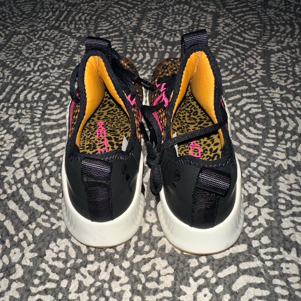 NWOT Nike Metcons